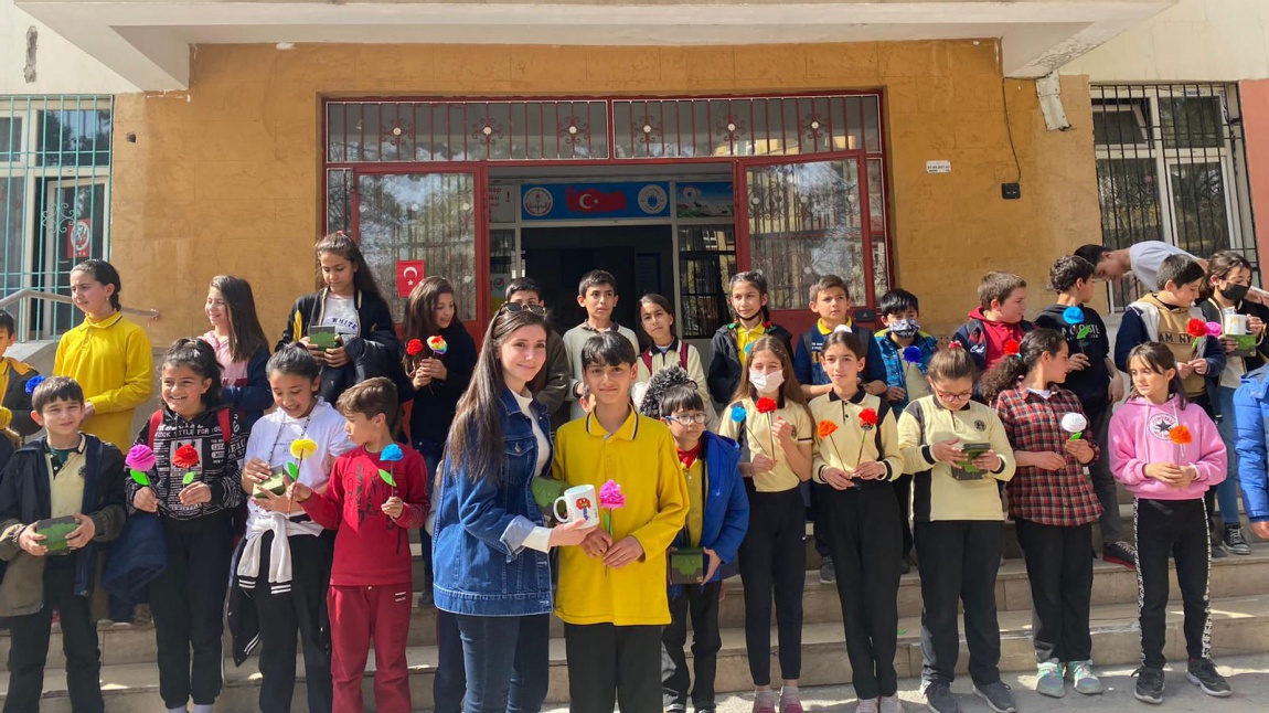 Gaziantep Üniversitesi El Sanatları Öğrencileri İle Sanat Etkinliği Gerçekleştirildi