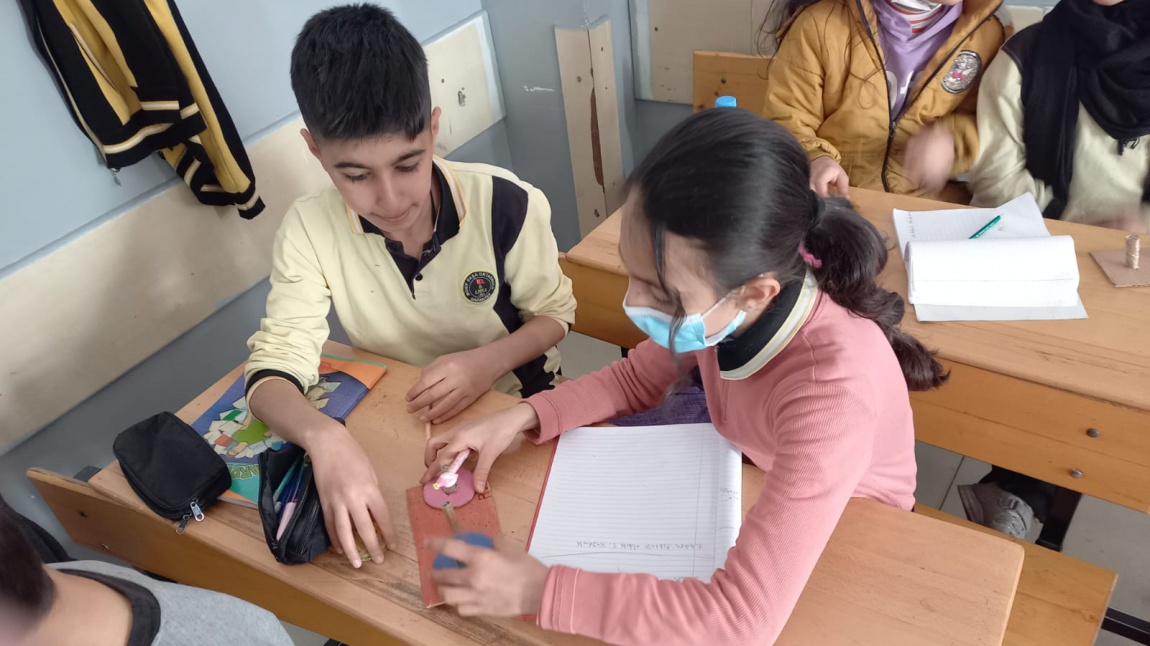 5. Sınıf Öğrencilerimiz ile Hanoi Kuleleri Etkinliği Gerçekleştirildi